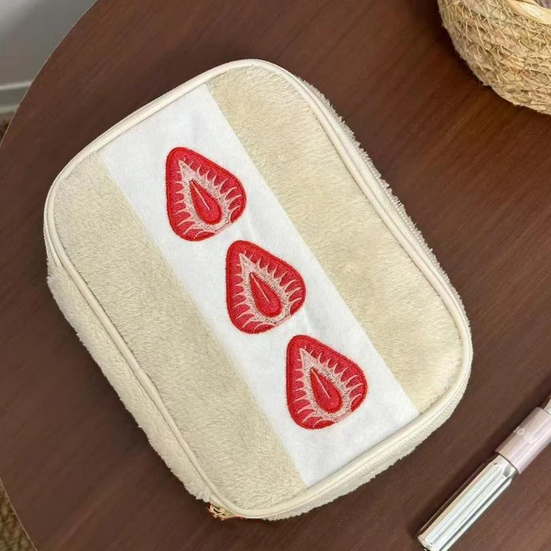 Bonito bordado morango lápis c - Beauty Makeup Box Set avaliação e preço